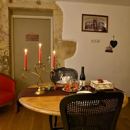 Apartment La Duchesse - Loveroom Moonlove Place Stanislas Nancy